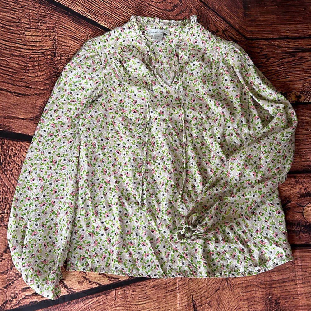 Cupcakes And Cashmere Shirt Womens XS White Floral Tie Neck